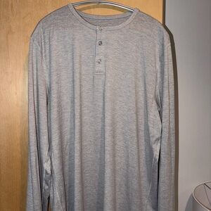 Vuori Henley Long Sleeve Shirt